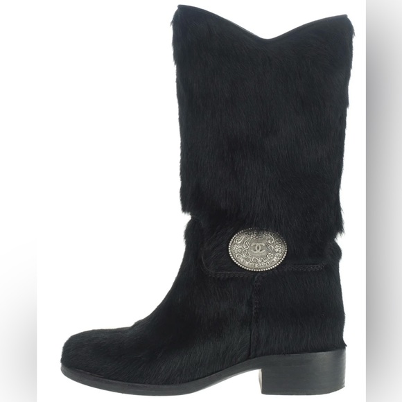 CHANEL BLACK MEDALLION CC LOGO BOOTS PONY HAIR FUR SZ 37.5 - Picture 2 of 10
